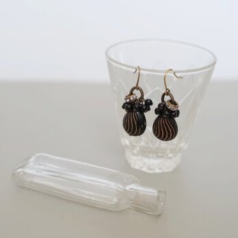 black shell pierceの画像