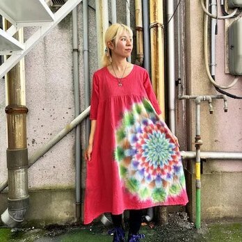 タイダイ染め　ロングワンピース　Hippies Dye最新作　 美しい紅色に幻想的な大曼荼羅 HD21-92の画像