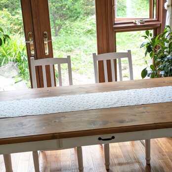 プチローズ♡ふわふわのミミフリル付きテーブルランナー♡︎カバー♡ランチョンマット♡テーブルセンター　167cm×28cmの画像