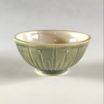 しのぎ手緑釉茶碗の画像