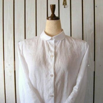 ホワイトリネンの丸小襟シンプルシャツ＊受注制作