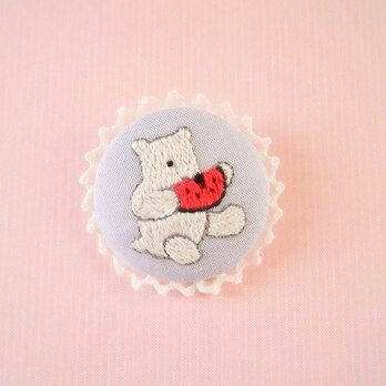 かわいい白くまの刺繍ブローチの画像