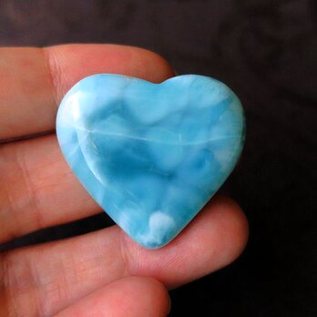 ドミニカ産ラリマー（ブルーペクトライト）ハート型カービングルース/Larimar Heartの画像