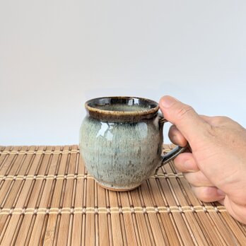 きれいな釉薬のほっこりマグカップ　【手仕事　民藝　和　陶器】の画像