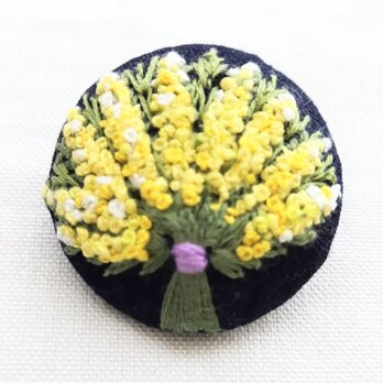 ミモザの花束 刺繍ブローチの画像