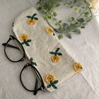 ハンドメイド♡メガネケース♡北欧タンポポ刺繍生成り♡♡普通タイプの画像