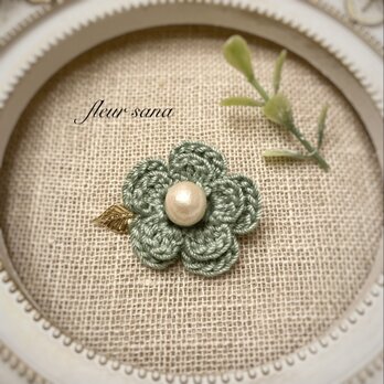 simple flower  コットンパールとお花モチーフのブローチ  mint greenの画像