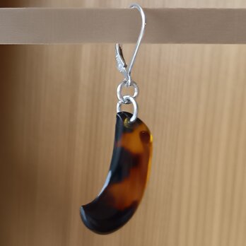 魚1　本鼈甲片耳ピアスの画像