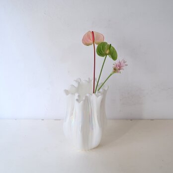 白いオーロラの花瓶の画像