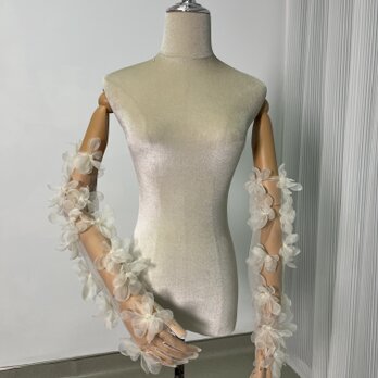ウエディンググローブ 花モチーフ ビーズ 可愛い 薄シャンパンの色 花嫁/ウェディングドレスの画像