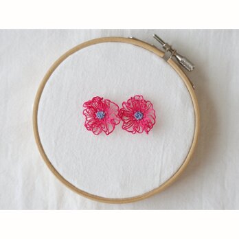 レースと刺繍の花ピアス/イヤリングの画像
