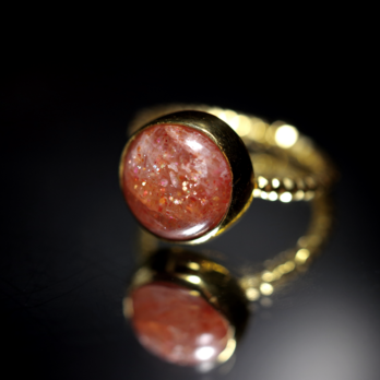 ☆新作☆『SunStone』の世界でひとつの天然石リングsilver925 + 18kgpの画像