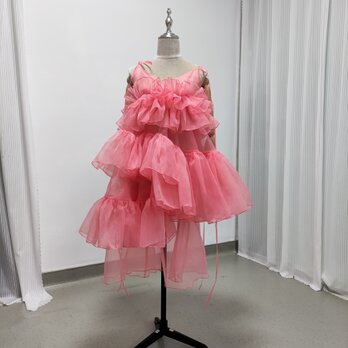 キャミソール ビビッドピンク ラッフルフリル 上質オーガンジー ひざ丈ワンピース 可愛い 前撮りの画像