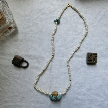 ＊happy price＊turquoiseのsuzunari*ネックレス@ターコイズのピンワーク＋アフリカのシードビーズ＋などの画像