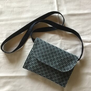 「刺し子」フラットショルダーバッグの画像