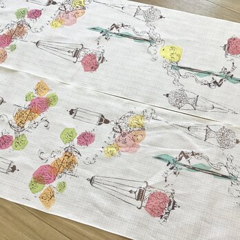 ランプとピエロ　綿乱紅梅浴衣地の画像