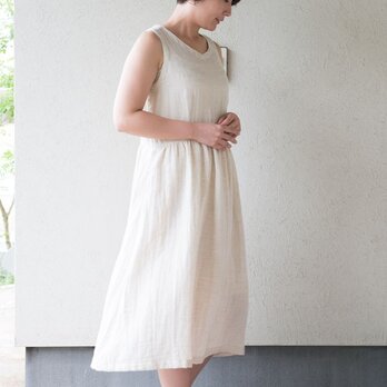 Linen&Cottonノースリーブギャザーワンピース【リネン混Wガーゼ】の画像