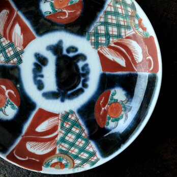 見込みに柘榴◆伊万里　花文色絵金彩中皿　骨董・antiques 骨董のある暮らしに。明治時代【アマテ】の画像