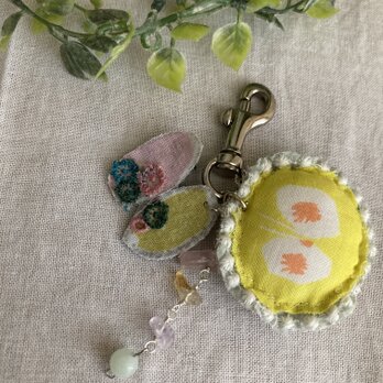 ハンドメイド ＊ミナペルホネンキーホルダー蝶々1点物天然石の画像