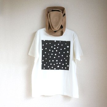 オーガニックコットン【半袖/長袖】「 fuwa fuwa dot（ チャコールブラック × ナチュラル／ホワイト ）」Ｔシャツの画像