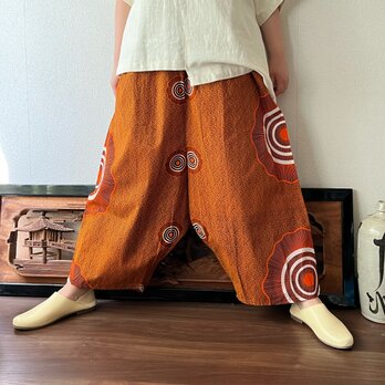 あくびちゃん？アラジン？アフリカンバティックパンツ　動きがよく出る素材だからシルエットが楽しい　波紋柄茶