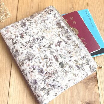 リバティ　20ｃｍファスナー　フラットポーチ　ポケット付＜Wild Flowers＞(ワイルドフラワーズ)ベージュの画像