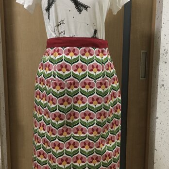 レトロポップな柄でクイックエプロンの画像
