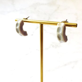 彫模様のフープデザインpierce/earring（グレイ×ラベンダー）の画像