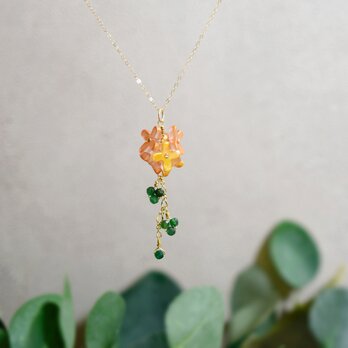 【14kgf ネックレス】金木犀の花束 天然石の葉っぱ付の画像