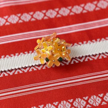秋限定【帯留め】金木犀の花束 秋のオレンジ色のお花