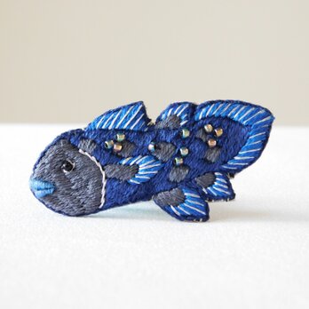 古代魚　シーラカンス　刺繍ブローチ　【受注製作】の画像