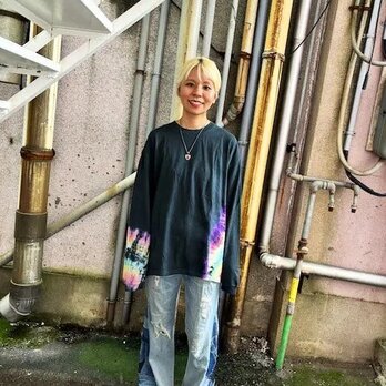 タイダイ染め ビックシルエット 長袖Ｔシャツ  Lサイズ　ブラック×カラフル　HD21-95 Lの画像
