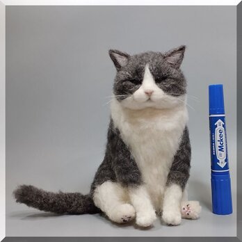 羊毛フェルト　猫　ハチワレ猫さん デブ猫　ブサ猫　ねこ　ネコ　猫フィギュアの画像