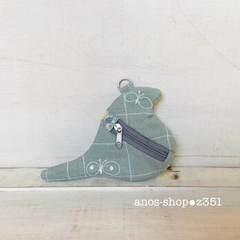 z351●トリポーチ（ミナペルホネン刺繍生地使用）の画像