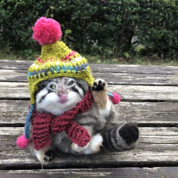 松山庭園美術館「猫ねこ展審査員特別賞」受賞作品　羊毛フェルトのマヌルネコ　毛づくろいポーズ