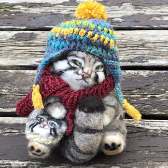 ⭐️冬支度させました⛄️松山庭園美術館「猫ねこ展審査員特別賞受賞作品」可愛い仏頂面羊毛マヌルネコ猫ワッペンショルダーバッグ付きの画像
