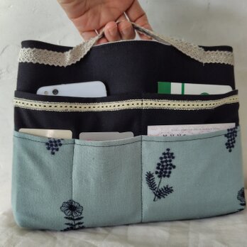 刺繍生地*バッグインバッグ*ブラックの画像