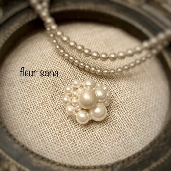 bubble motif  バブルモチーフのブローチ  whiteの画像