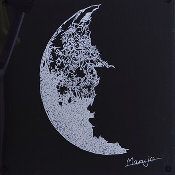 切り絵「半月」の画像