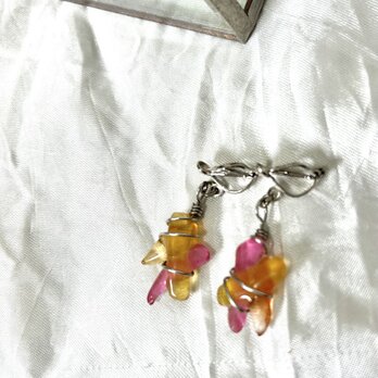 ぶらさがりガラスイヤリング（ピアス）桃黄の画像
