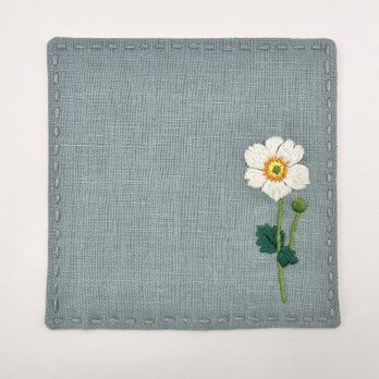 秋明菊の刺繍コースターの画像