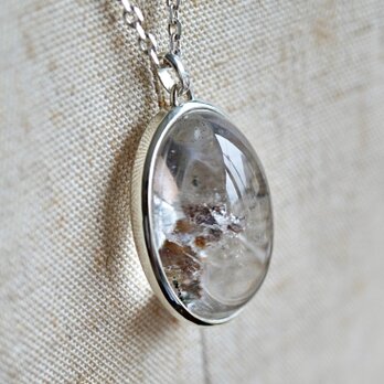 in quartz necklaceの画像