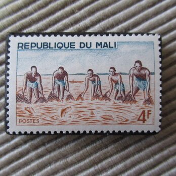 マリ共和国　切手ブローチ 9874