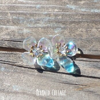 Ocean Dew on Flower　　海の滴がこぼれ落ちるお花ピアス　☆ステンレススタッドピアスの画像
