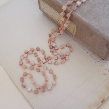 long necklace silk ピンクシェルの画像