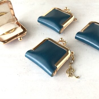 《革の宝石》ルガトの〝時を刻む〟アクセサリーケース　本革　琉球ブルー　経年変化　イニシャル　チェーンオプション　キーホルダーの画像