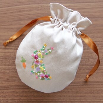 花うさぎ　巾着ポーチ　手刺繍　アッシュローズの画像