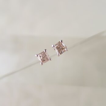 Ｋ18WG　Pink brown  fancy cut Diamond　Pierceの画像