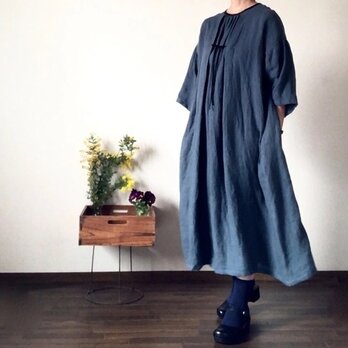 小さいblackリボン** ワンピース　ベルギーリネン*あや織::::くすみ藍*ブルー色　七分袖ギャザーの画像