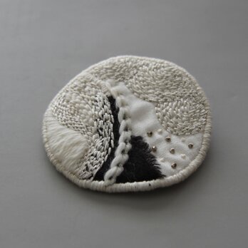 刺繍ブローチ103 手刺繍ブローチ 刺繍ブローチ ハンドメイド
